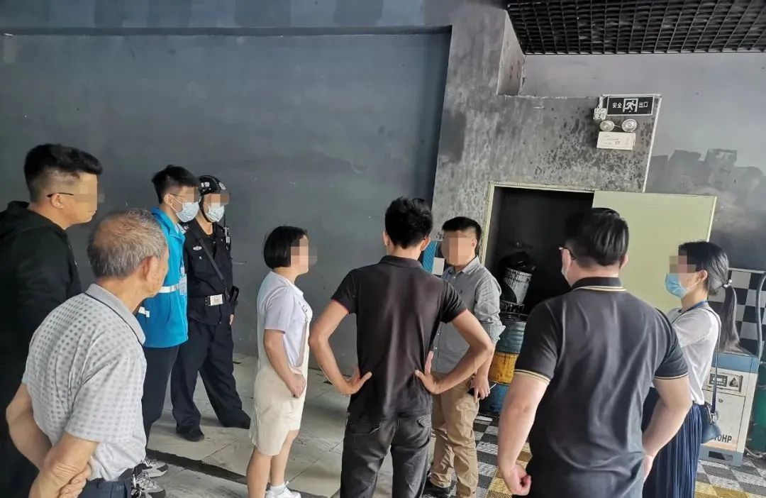 廢機(jī)油屬于危險(xiǎn)廢物！一汽車公司交給無證經(jīng)營(yíng)者處置最少罰60萬元！新固廢法時(shí)代危廢倉庫建設(shè)參考標(biāo)準(zhǔn)！不想被罰趕緊看！